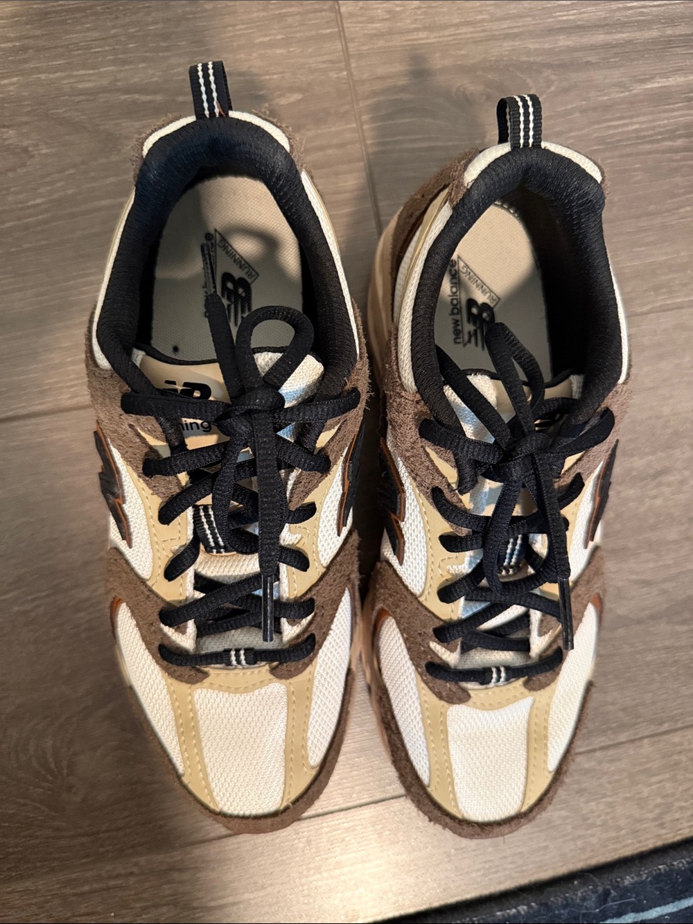 New Balance Women’s Beige and Brown 530 Sneakers - Picture 9 of 10
